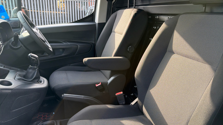 Vauxhall Combo Cargo Combo L1 Diesel 2300 1.5 Turbo D 100ps H1 Sportive Van